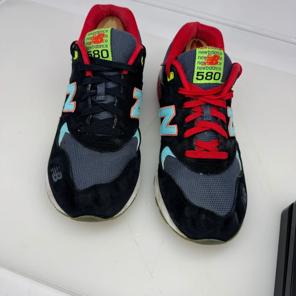 New Balance 580 Men 9.5 Black Red Light Blue RevLite Running Shoes MRT580SS